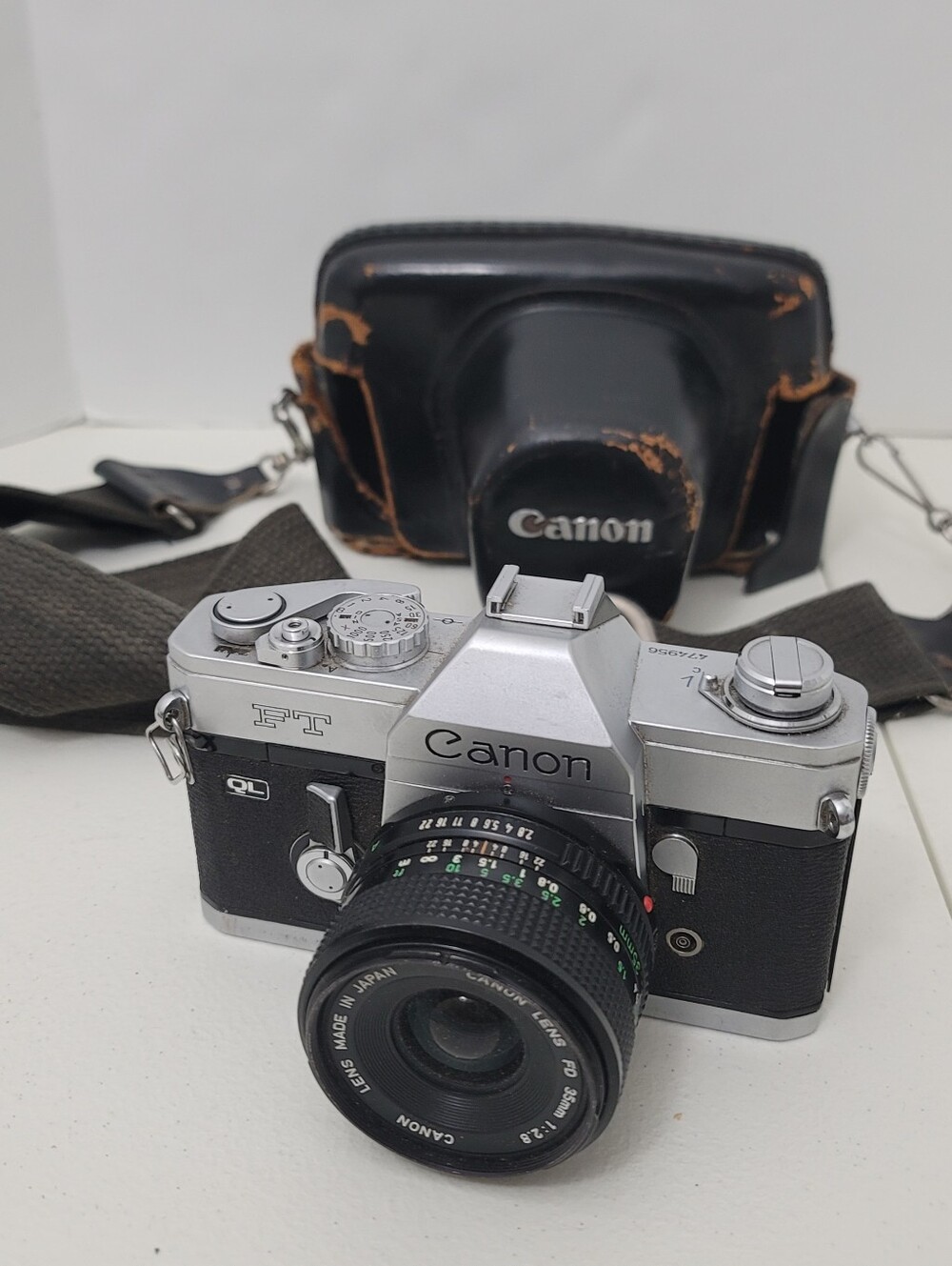 Canon FT QL SLR 35mm Film Camera with Canon Lens FD 35mm F2.8 & Case Japan